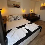 студия 310 и 312 на първа линия Apartment *