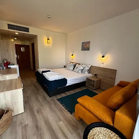 студио 310 на първа линия Apartment Chernomorets