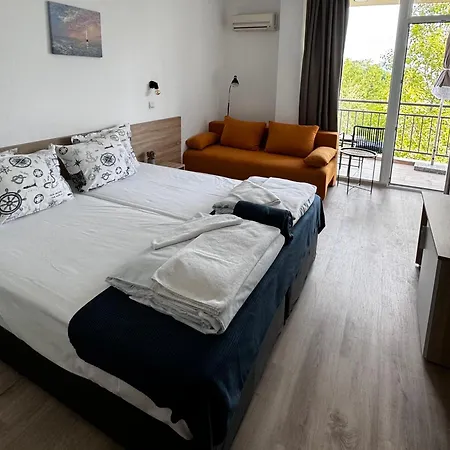 студио 310 на първа линия Apartment
