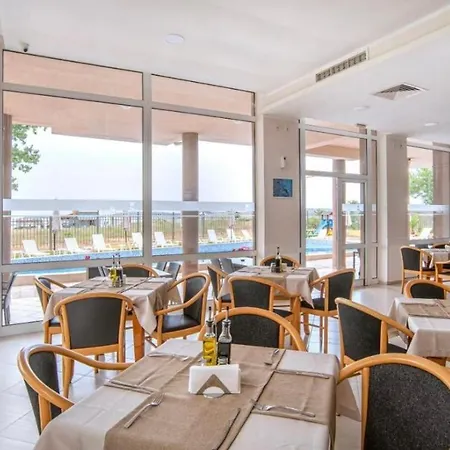 студио 310 на първа линия Apartment *