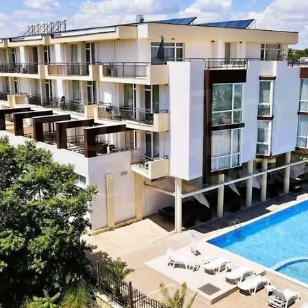 Apartmán студио 310 на първа линия *