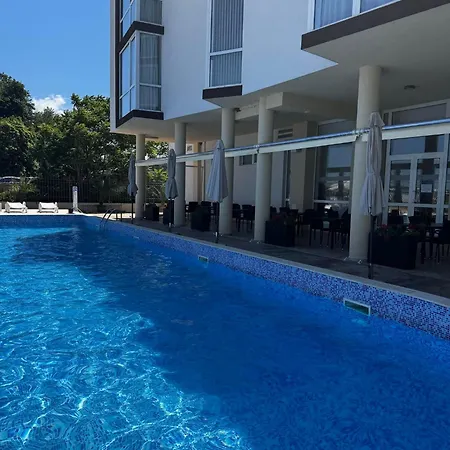 Apartment студио 310 на първа линия