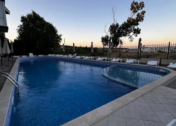 Апартамент студио 310 на първа линия