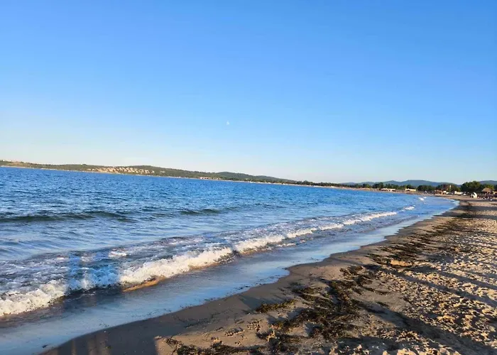 Апартамент студио 310 на първа линия *