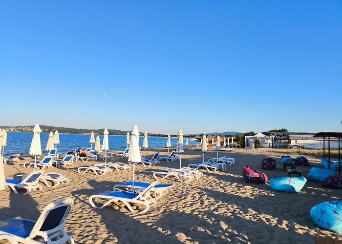 студия 310 и 312 на първа линия * Tchernomorets
